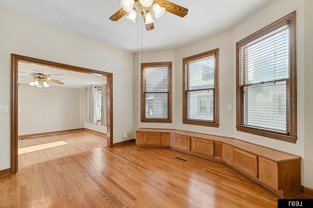 2809 S 32nd Avenue, Omaha, NE 68105