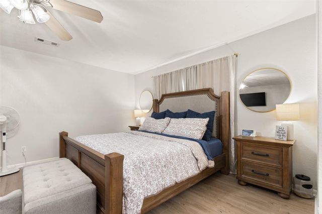 11703 N H Street, La Porte, TX 77571