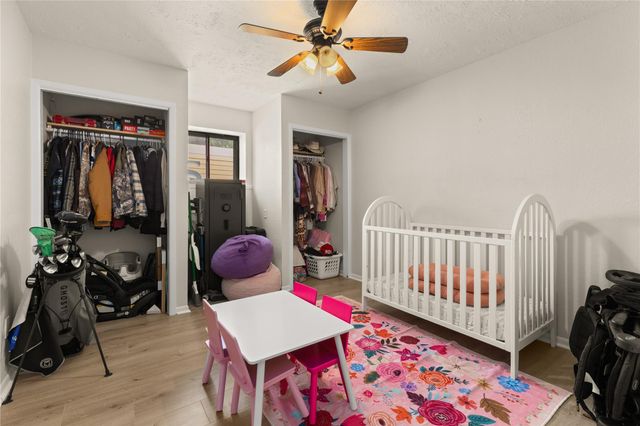 11703 N H Street, La Porte, TX 77571
