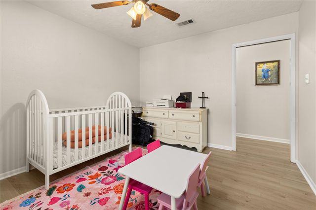 11703 N H Street, La Porte, TX 77571