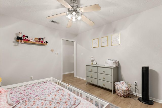11703 N H Street, La Porte, TX 77571