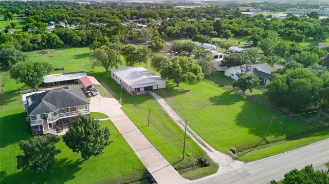 11703 N H Street, La Porte, TX 77571