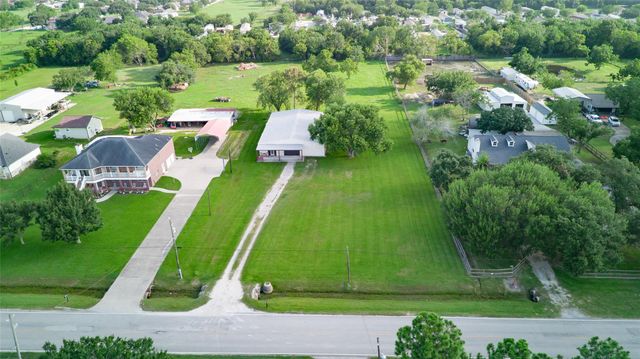 11703 N H Street, La Porte, TX 77571