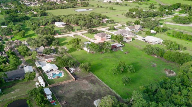 11703 N H Street, La Porte, TX 77571