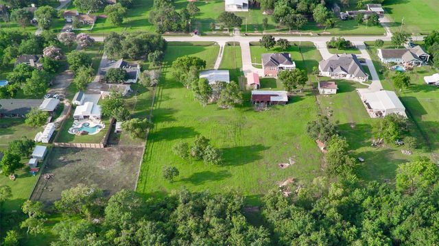 11703 N H Street, La Porte, TX 77571