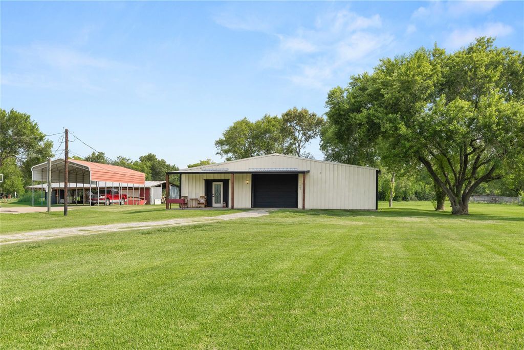 11703 N H Street, La Porte, TX 77571