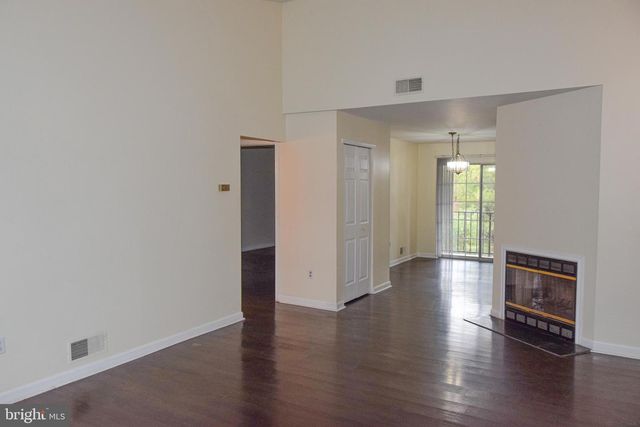 706 CHRISTOPHER DR, Reading, PA 19610