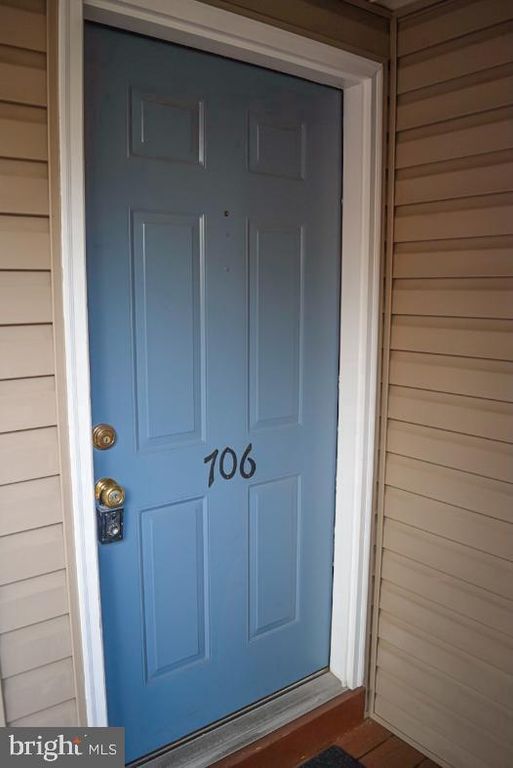 Image 2 of property listing at 706 CHRISTOPHER DR, Reading, PA 19610