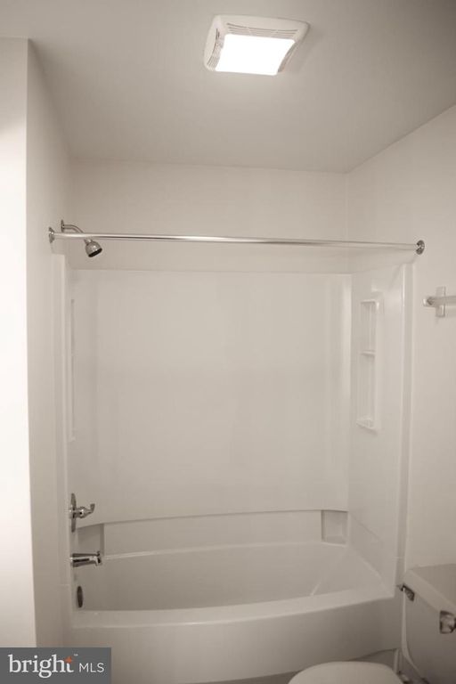 Image 12 of property listing at 706 CHRISTOPHER DR, Reading, PA 19610