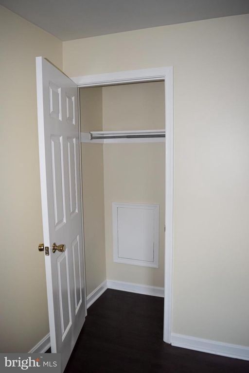 Image 14 of property listing at 706 CHRISTOPHER DR, Reading, PA 19610