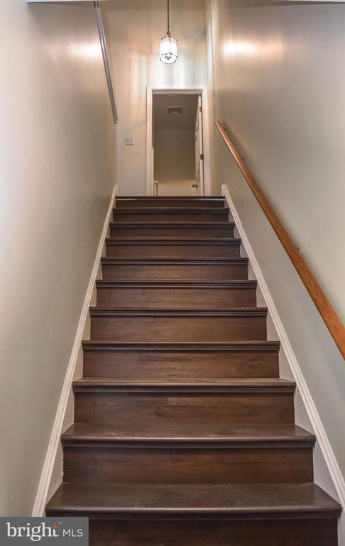 Image 3 of property listing at 706 CHRISTOPHER DR, Reading, PA 19610