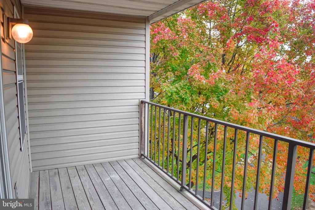 Image 4 of property listing at 706 CHRISTOPHER DR, Reading, PA 19610