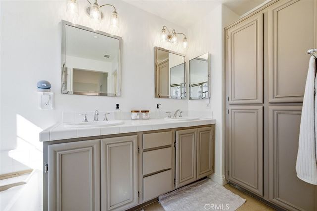 2 Lansdale Court, Ladera Ranch, CA 92694