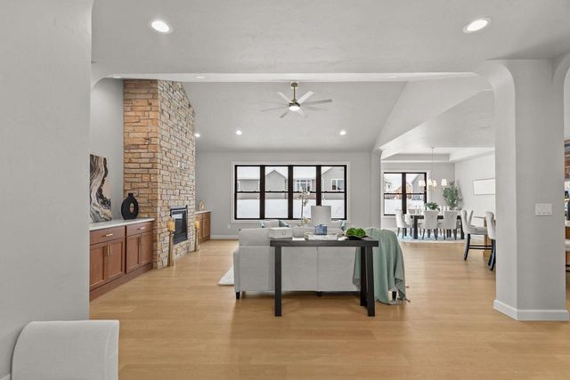 294 E SWEETWATER WAY, Appleton, WI 54913