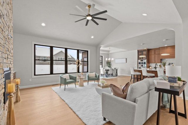 294 E SWEETWATER WAY, Appleton, WI 54913