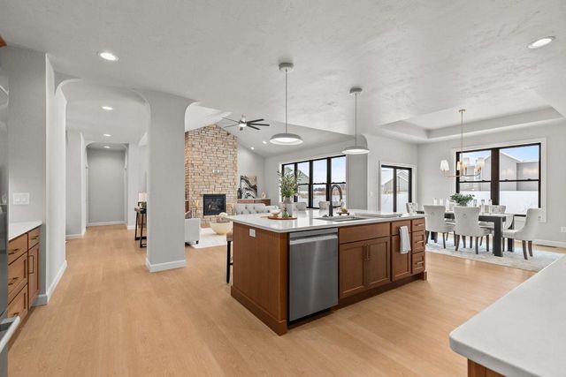 294 E SWEETWATER WAY, Appleton, WI 54913