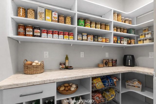 294 E SWEETWATER WAY, Appleton, WI 54913