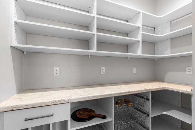 294 E SWEETWATER WAY, Appleton, WI 54913