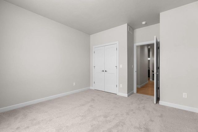 294 E SWEETWATER WAY, Appleton, WI 54913