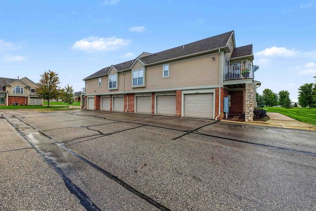52268 Naugatuck Drive, Macomb Twp, MI 48042
