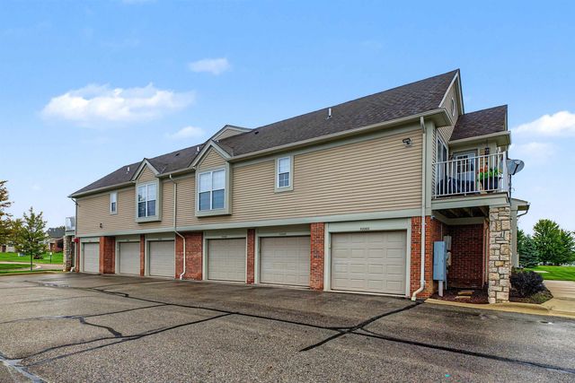 52268 Naugatuck Drive, Macomb Twp, MI 48042