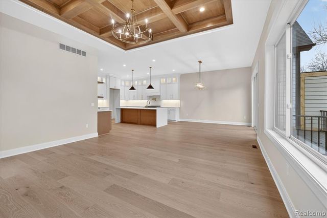 546 Maplehill Road, Rochester Hills, MI 48306