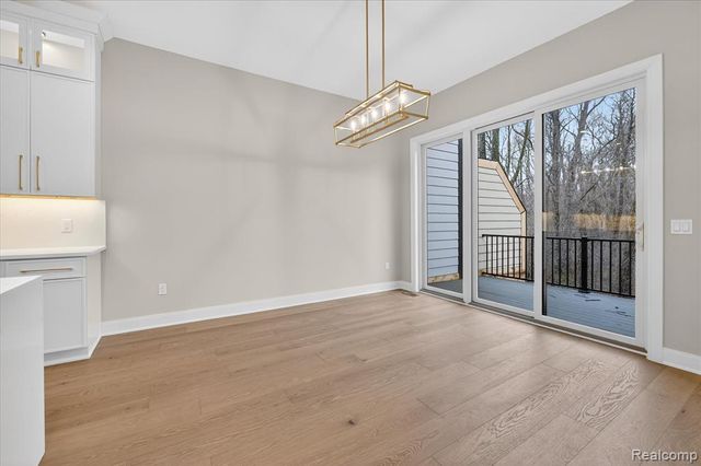 546 Maplehill Road, Rochester Hills, MI 48306