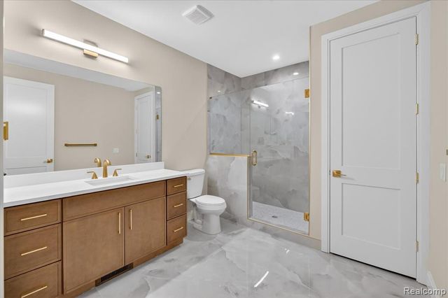 546 Maplehill Road, Rochester Hills, MI 48306