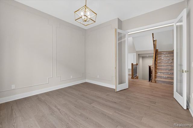 546 Maplehill Road, Rochester Hills, MI 48306