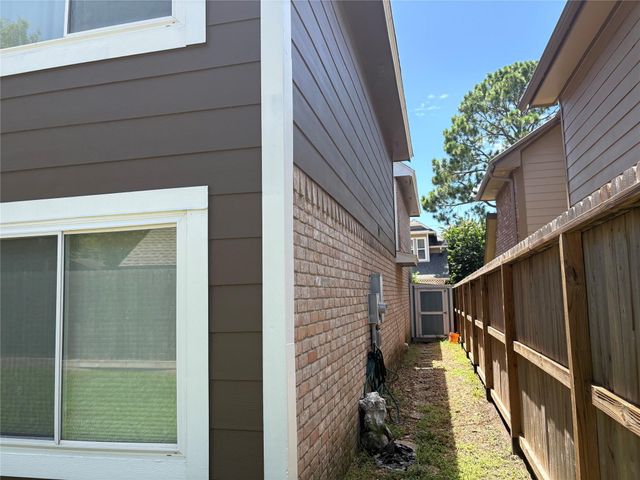 1664 Beaconshire Road, Houston, TX 77077