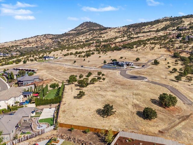 5645 Springview Court, Medford, OR 97504