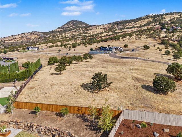 5645 Springview Court, Medford, OR 97504