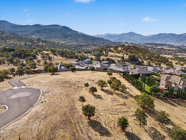 5645 Springview Court, Medford, OR 97504