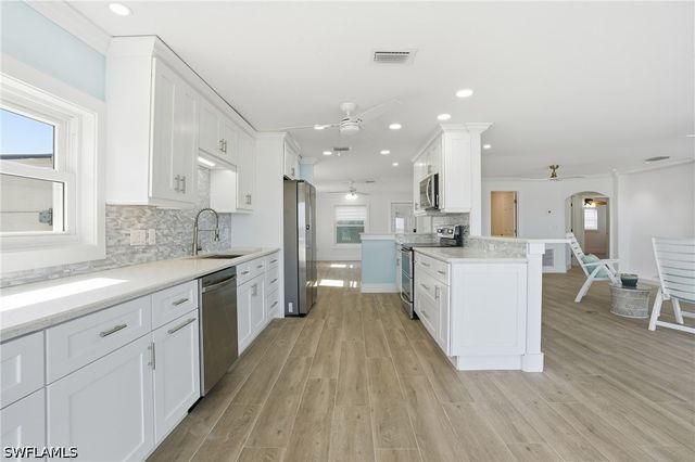 266 Curlew ST, Fort Myers Beach, FL 33931