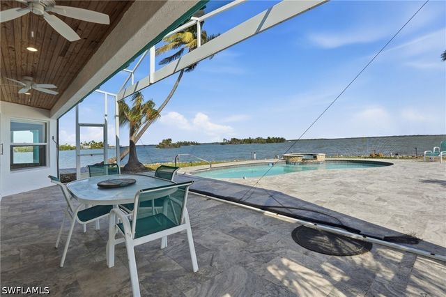 266 Curlew ST, Fort Myers Beach, FL 33931