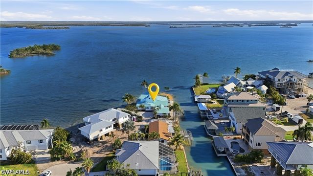 266 Curlew ST, Fort Myers Beach, FL 33931
