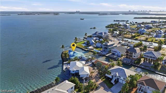 266 Curlew ST, Fort Myers Beach, FL 33931