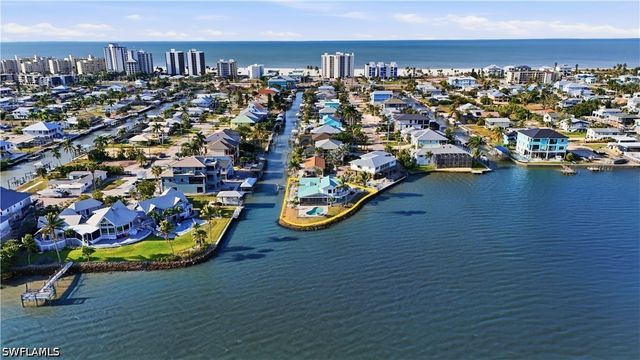 266 Curlew ST, Fort Myers Beach, FL 33931