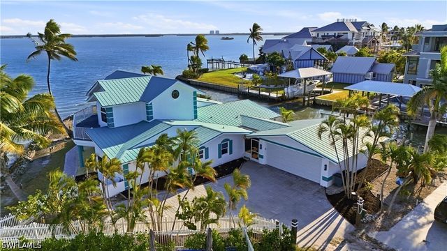 266 Curlew ST, Fort Myers Beach, FL 33931