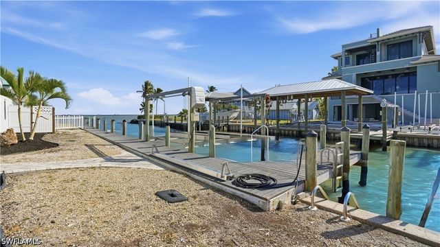 266 Curlew ST, Fort Myers Beach, FL 33931