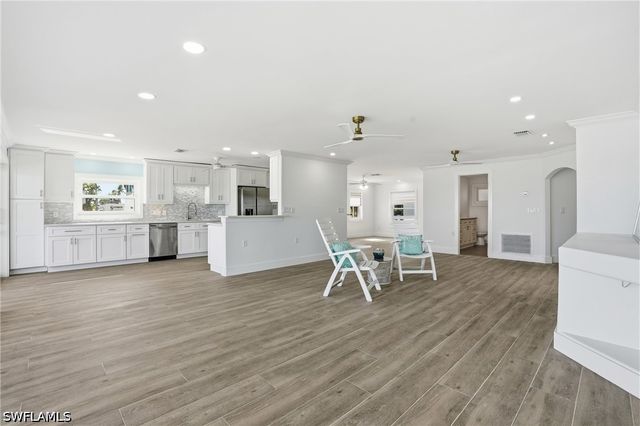 266 Curlew ST, Fort Myers Beach, FL 33931