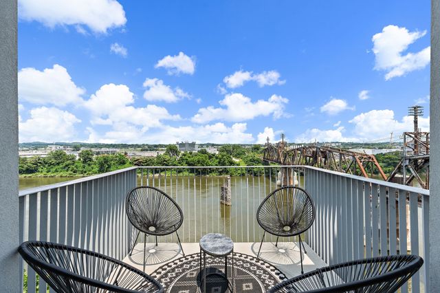 700 1st Ave N Apt 504, Nashville, TN 37201