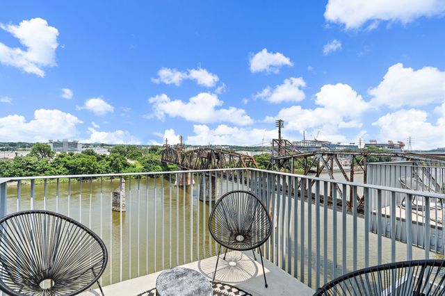700 1st Ave N Apt 504, Nashville, TN 37201