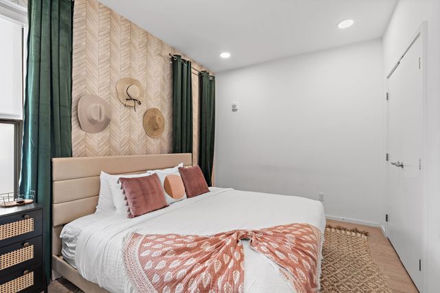 700 1st Ave N Apt 504, Nashville, TN 37201