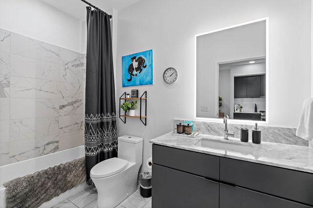 700 1st Ave N Apt 504, Nashville, TN 37201