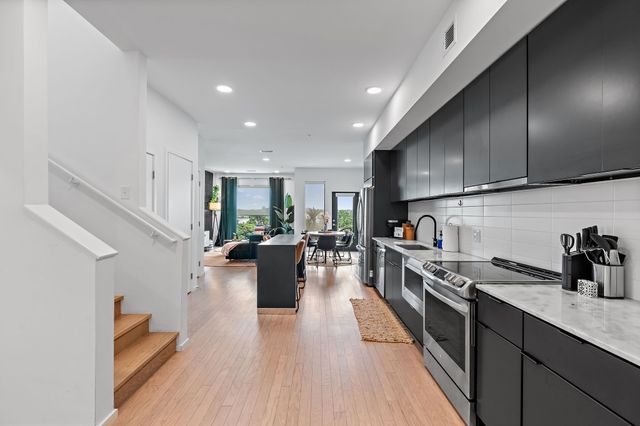 700 1st Ave N Apt 504, Nashville, TN 37201