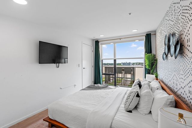 700 1st Ave N Apt 504, Nashville, TN 37201