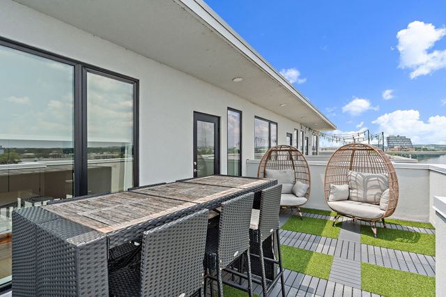 700 1st Ave N Apt 504, Nashville, TN 37201