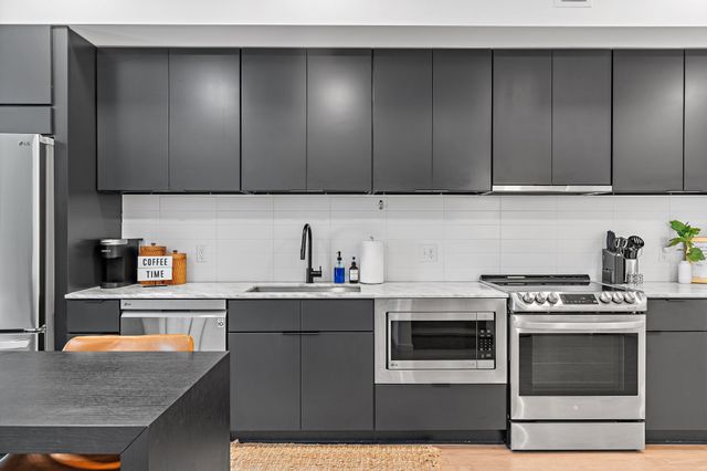 700 1st Ave N Apt 504, Nashville, TN 37201