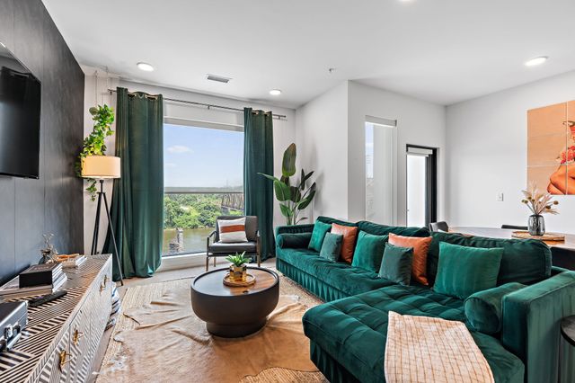 700 1st Ave N Apt 504, Nashville, TN 37201